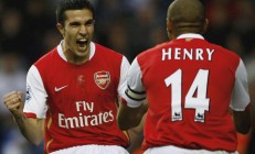 九游娱乐-新疆队险胜公牛，切特成为关键先生