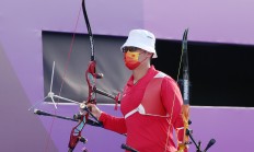 九游娱乐官方-射箭比赛中选手们专注发挥实力拼搏