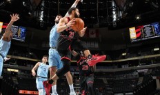 九游娱乐官方网站-尼克斯鏖战灰熊，范弗利特刷新纪录的简单介绍