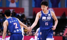 九游娱乐网站-CBA比赛中球员受伤情况引发球迷担忧！的简单介绍