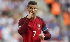 九游体育-门迪神扑定乾坤，秘鲁对阵摩洛哥一役展现的巨星价值