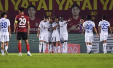 9you娱乐-包含人和告负亚泰，客场失利积分榜下滑的词条