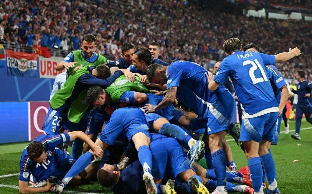 意大利淘汰巴拉圭，夺得欧洲杯小组赛胜利