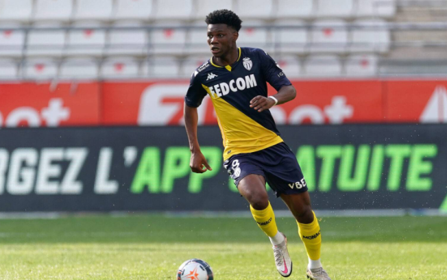 包含摩纳哥客场逆袭，战绩稳定保持积分优势的词条