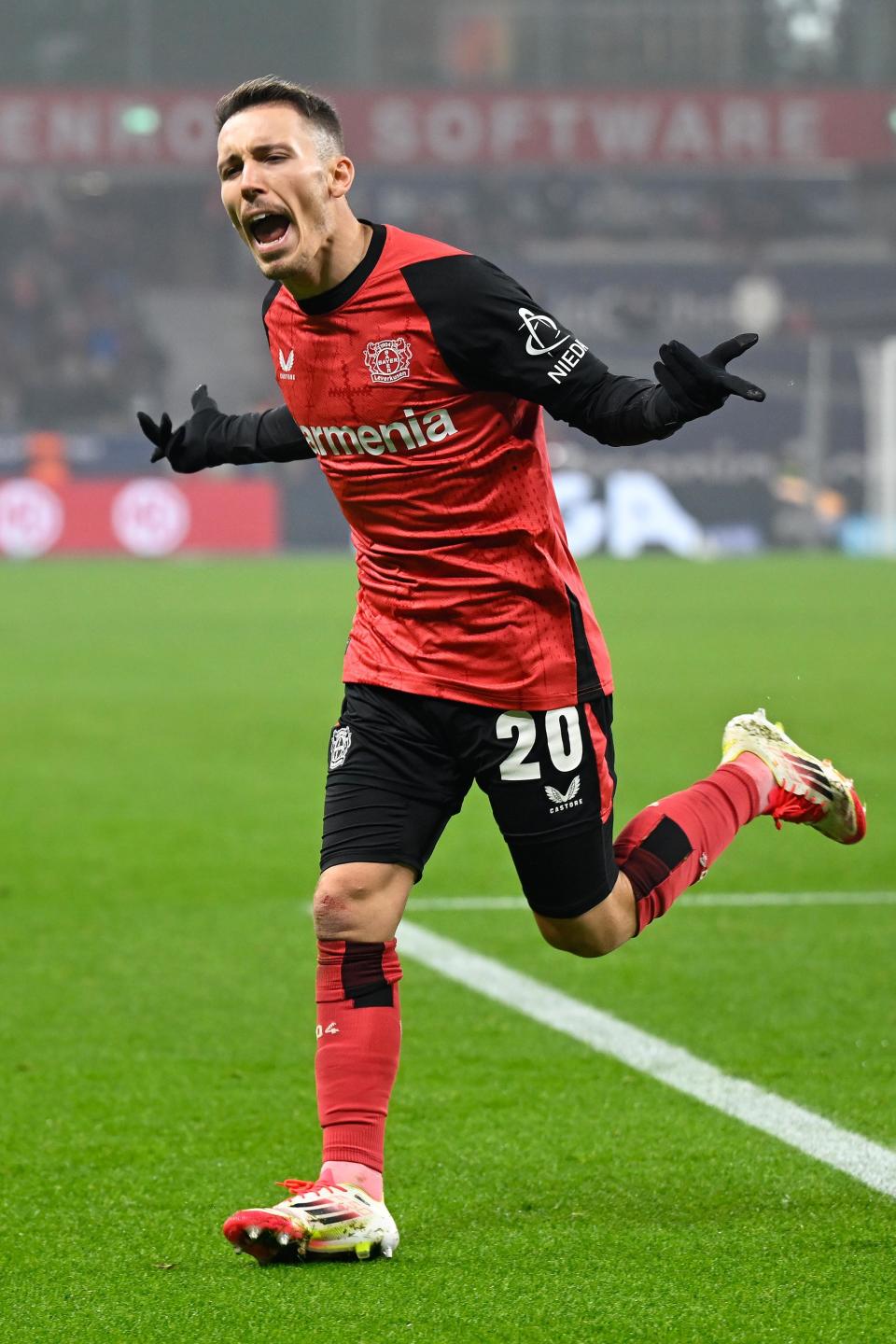 包含美因茨队势必全力以赴，争取保级的词条