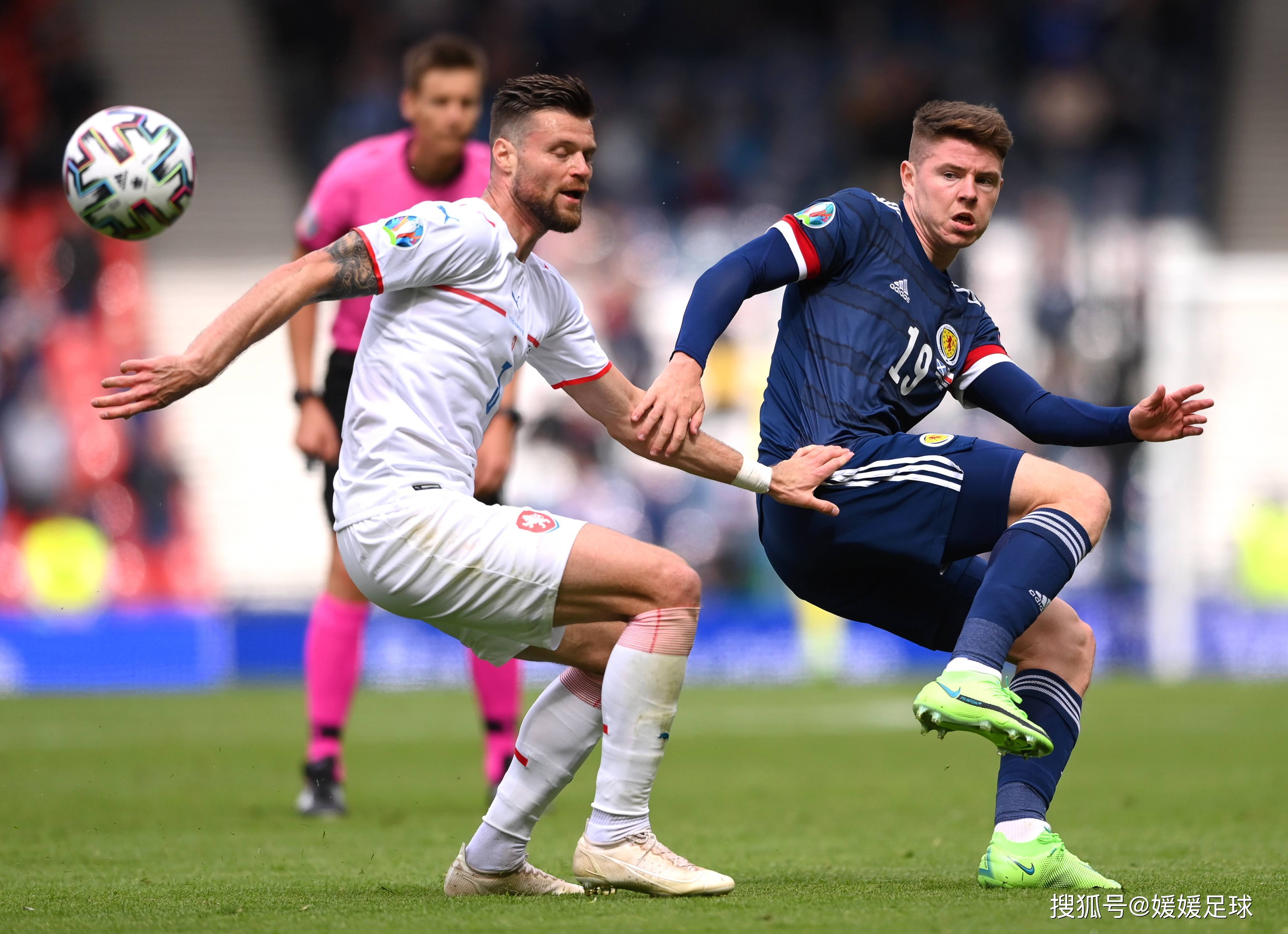 墨西哥足球运动员夺得洲际冠军，迎来新机遇