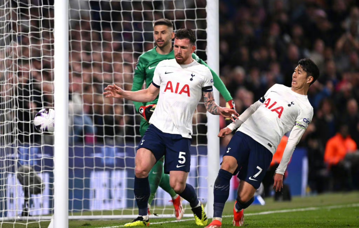 包含热刺阵容变动大，备战下一场重要比赛的词条