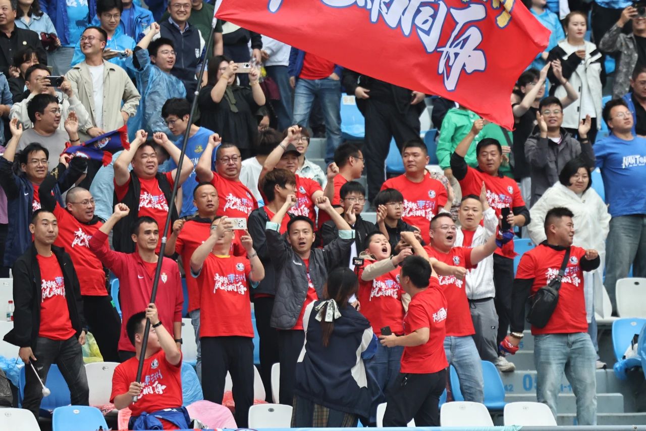 包含那不勒斯客场战胜桑普多利亚，继续领跑积分榜的词条