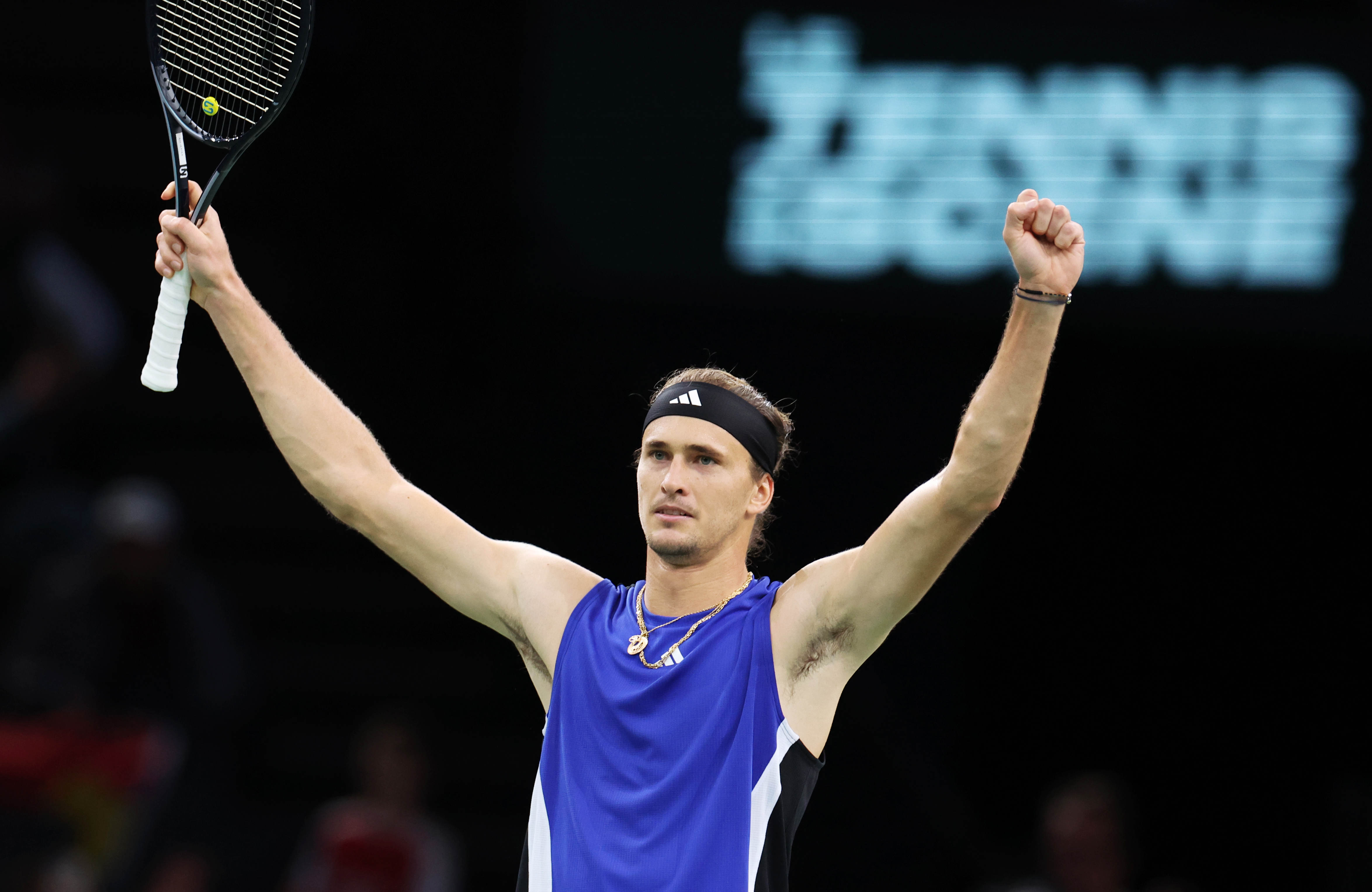 美国网球队爆冷西班牙网球队，兹维列夫制霸全场的简单介绍