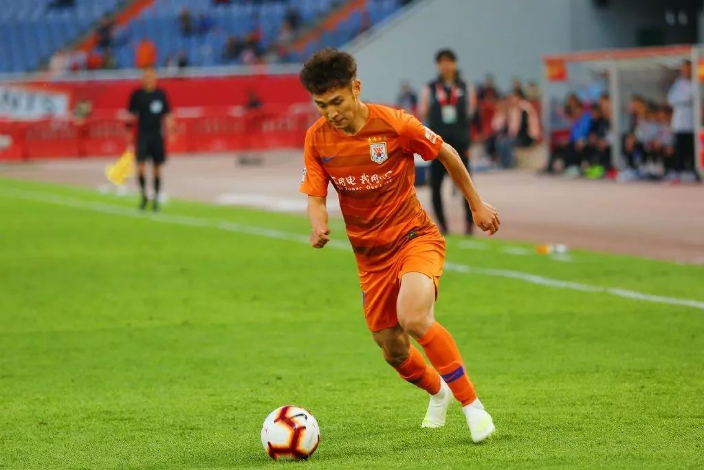 鲁能队风头正劲，抢占劲敌前锋，打破绝杀僵局的简单介绍