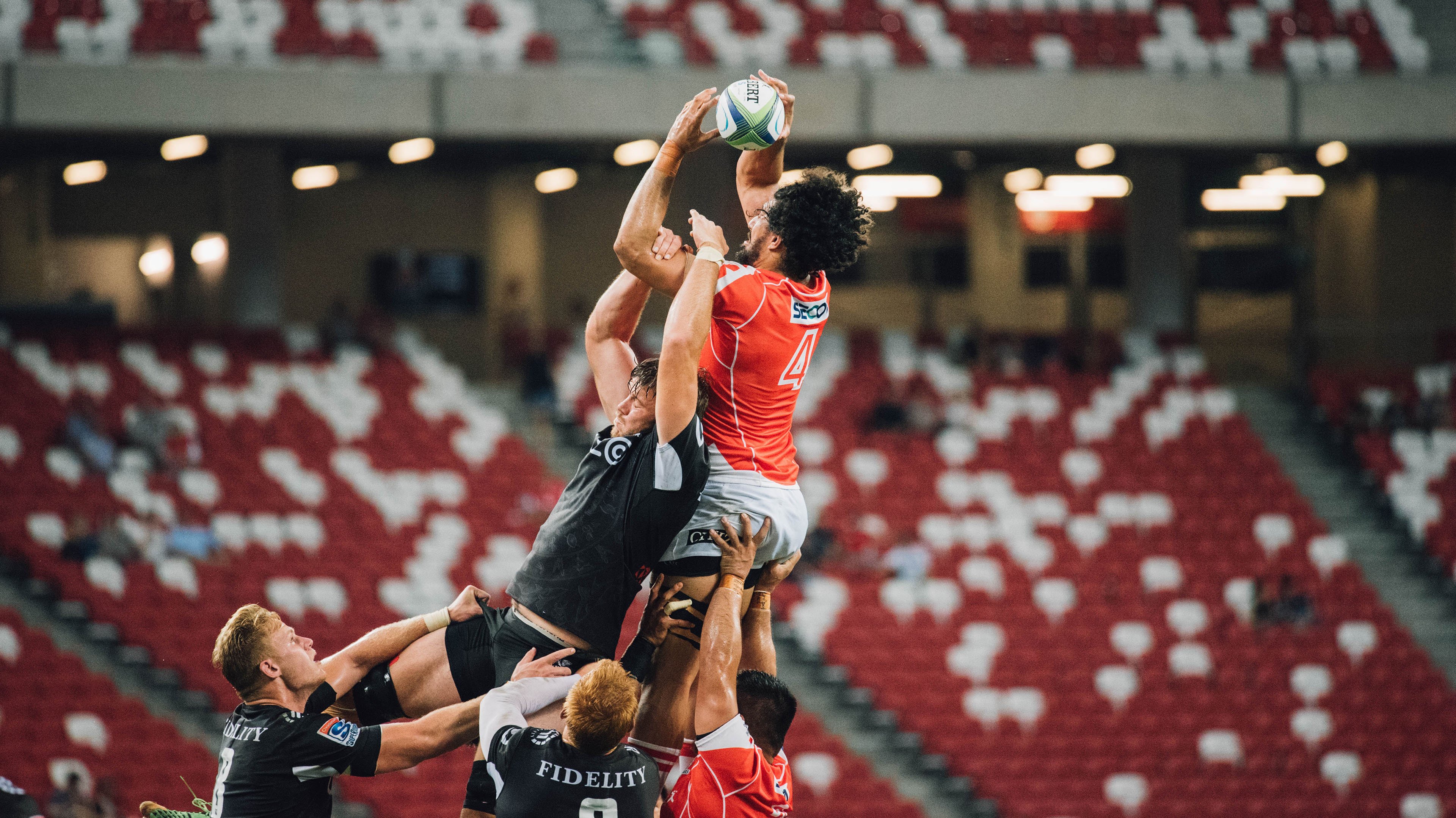 辽宁队正面击溃火箭,德罗赞压制级发挥背后的战术革命