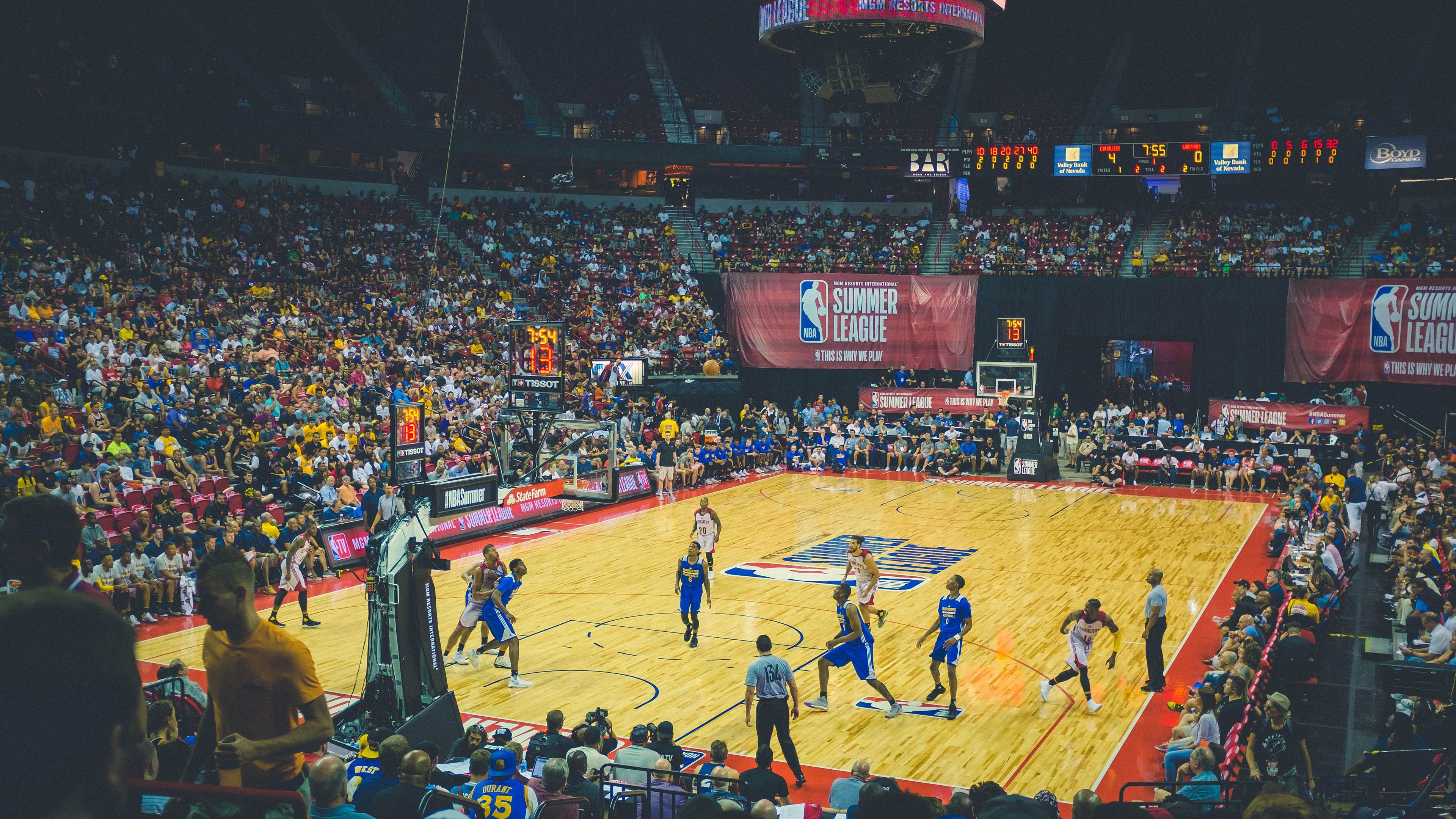 爱德华兹只手定乾坤,步行者铁蹄踏破公牛城